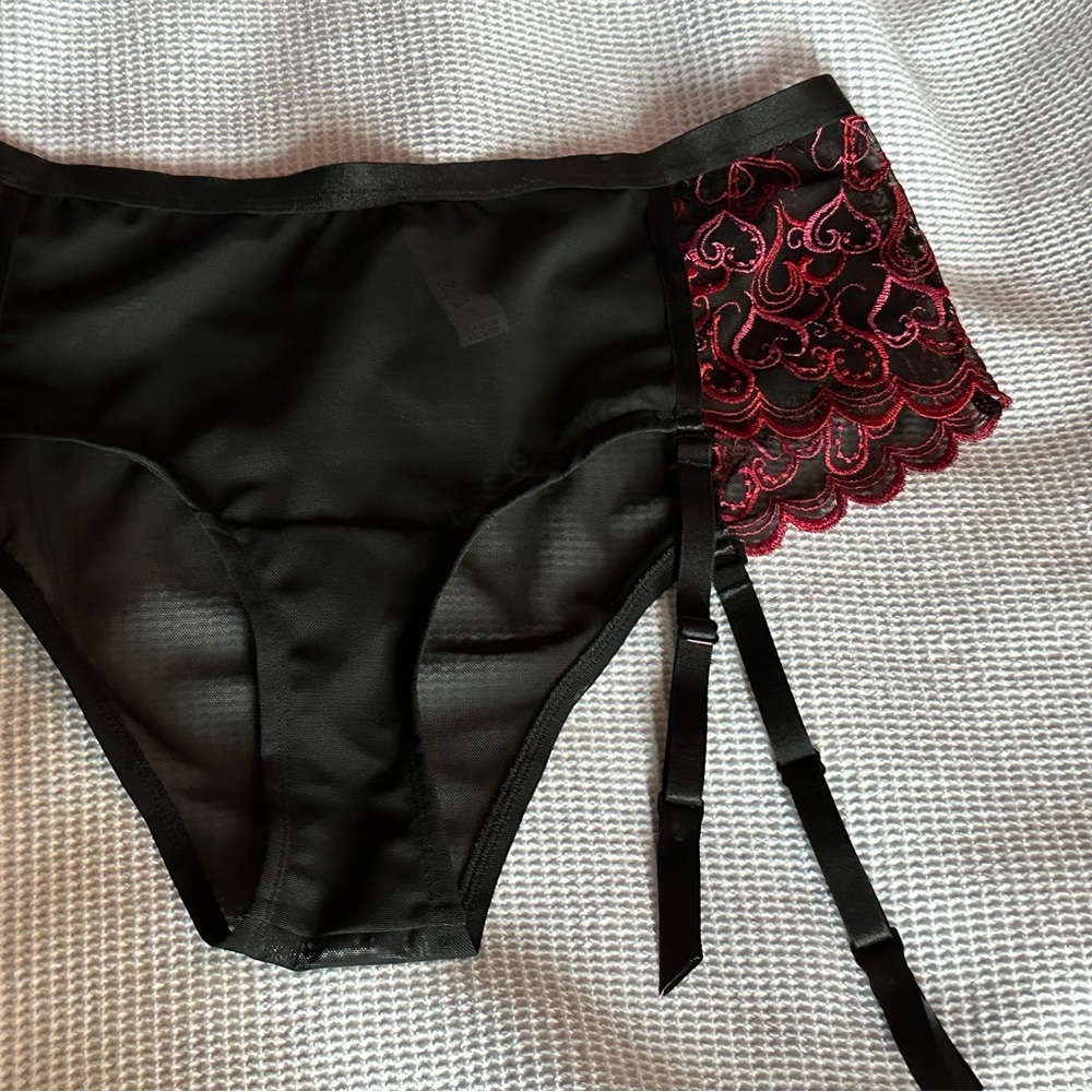 Torrid  panty with removable garters in size 0